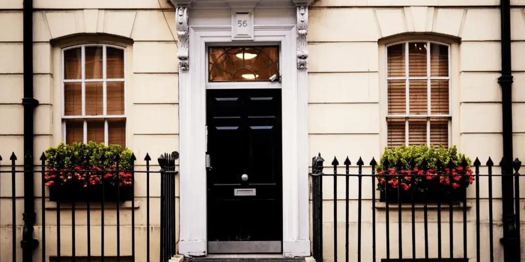 Front-Door-Replacement-Cost-in-Ontario-1024x512