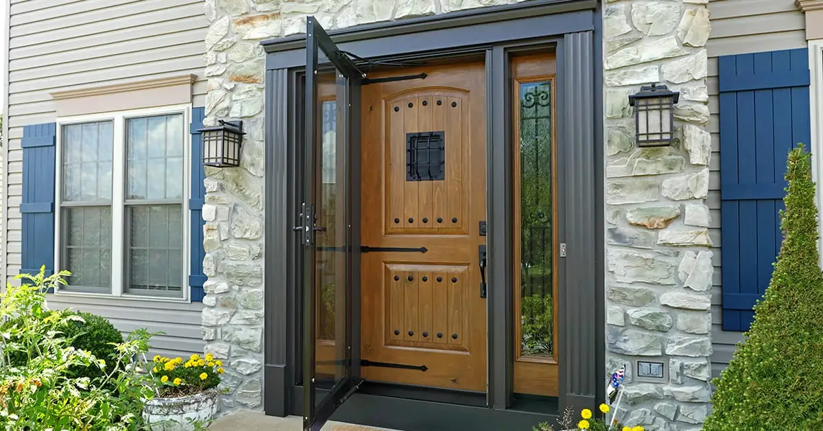 ProVia Signet002CP-437 with speakeasy hinge straps and clavos - 160 Barcelona - Signet 1 (1)